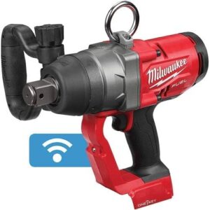 Milwaukee M18 FUEL Llave de impacto de par alto de 1 pulgada con una llave, solo herramienta desnuda, sin cargador, sin batería