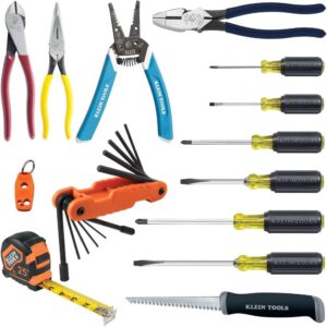 Klein Tools 80088 Tradesman - Kit de destornillador y alicates de hoja fija, fabricado en Estados Unidos, incluye pelacables, cinta métrica, accesorios para necesidades en el lugar de trabajo, 14