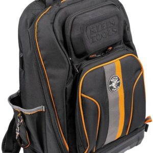 Klein Tools 62800BP - Mochila para herramientas Tradesman Pro, extragrande, 40 bolsillos, mochila para electricista con parte inferior moldeada, puerto de carga