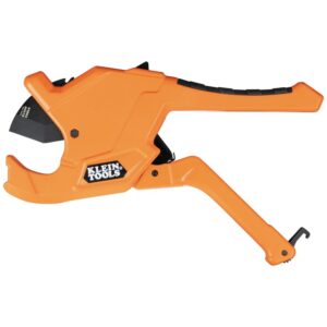 Klein Tools 50044 Herramienta de corte de tubos de PVC con carraca, diámetro interno de 1-1/4 pulgadas Capacidad de corte para tubos de PVC, CPVC y PEX, retracción de cuchilla con una sola mano