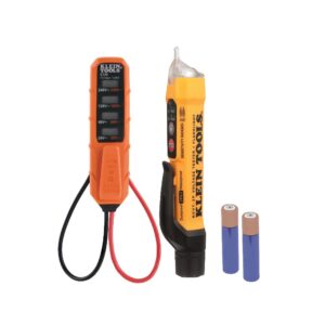 KLEIN TOOLS NCVT3PKIT | Kit de prueba eléctrica con visualización LCD | Detección CA sin contacto | Linterna integrada | Multimetro | Detector de voltaje | 2 piezas | Doble rango y clip de bolsillo