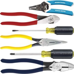 Klein Tools 80080 Juego de herramientas de mano que incluye 2 destornilladores, 3 alicates, pelador y cortador de cables, para electricistas, fabricado en Estados Unidos